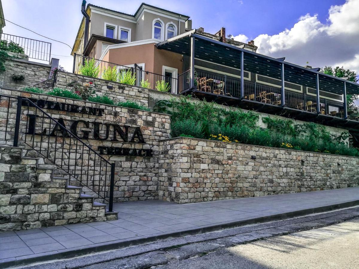 Hotel Laguna Terrace Kavarna Bagian luar foto