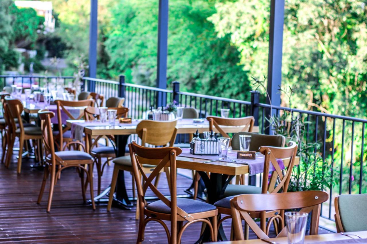 Hotel Laguna Terrace Kavarna Bagian luar foto