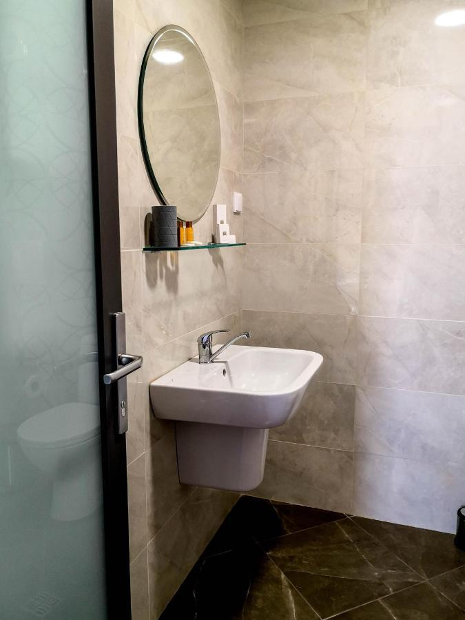 Hotel Laguna Terrace Kavarna Bagian luar foto